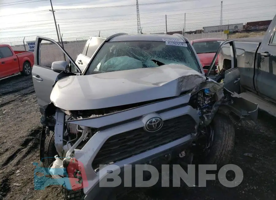 2T3P1RFV5MW212073 Photo# 12
