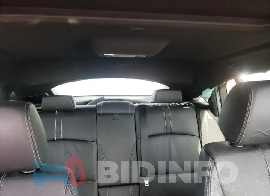 5UXXW3C52J0T82036 Photo# 10