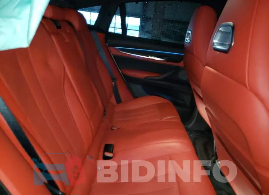 5YMKW8C52J0U72545 Photo# 10