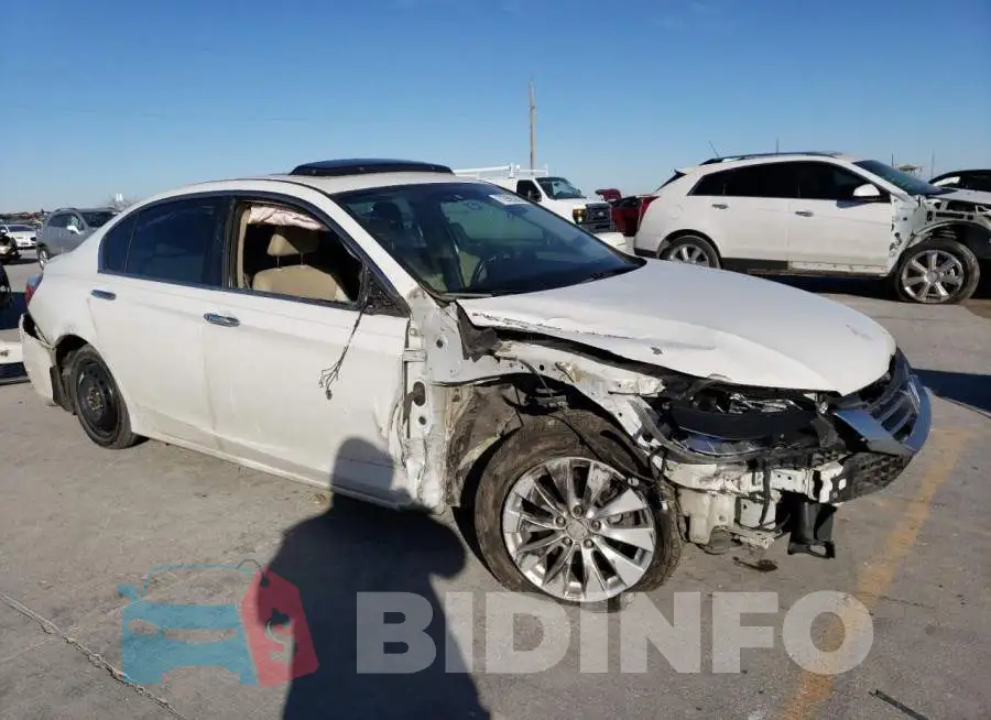 1HGCR2F83EA129672 Photo# 4