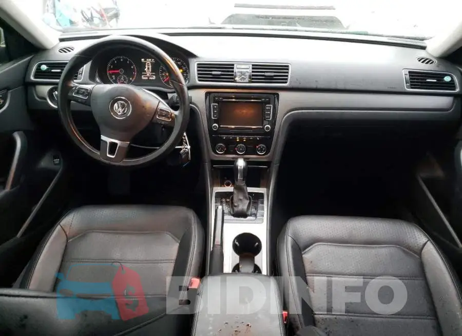 1VWBS7A35EC085425 Photo# 8