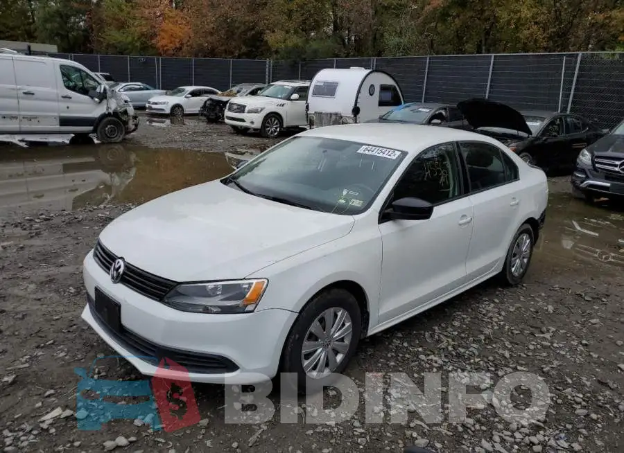 3VW1K7AJ8EM324667 Photo# 2