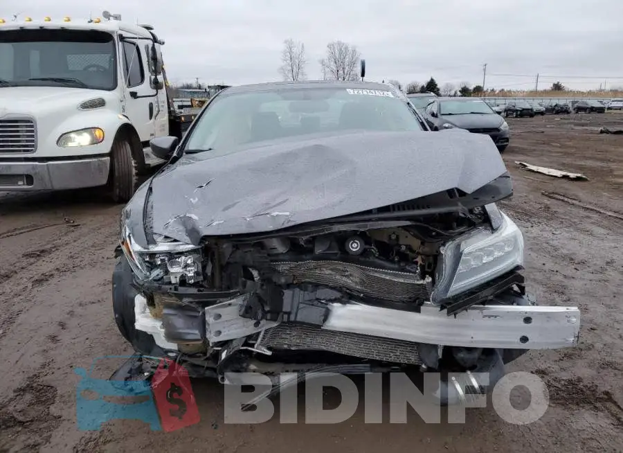 19UDE2F72HA004352 Photo# 5