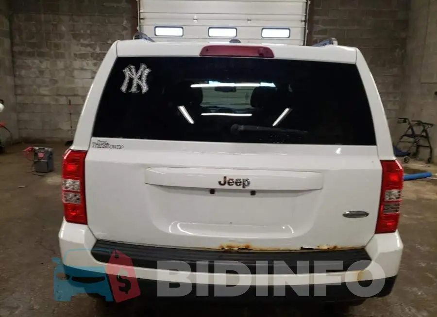 1C4NJPFB3ED853755 Photo# 6
