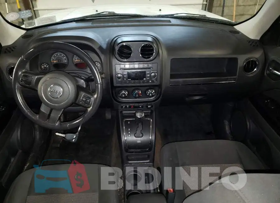 1C4NJPFB3ED853755 Photo# 8