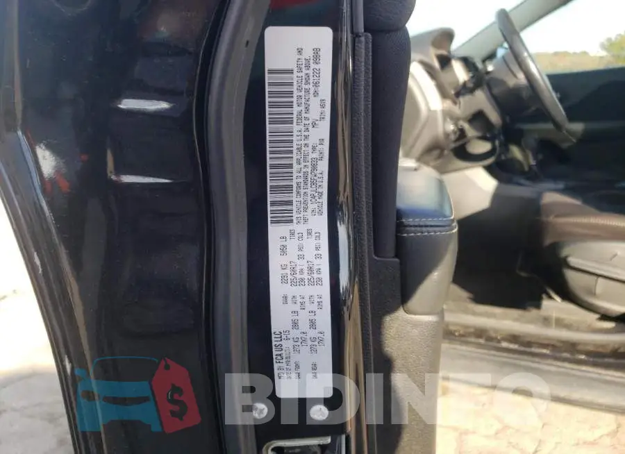 1C4PJLCB5FW790833 Photo# 10