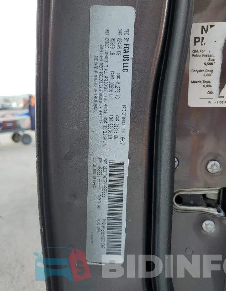 2C3CDXCT2HH635202 Photo# 12