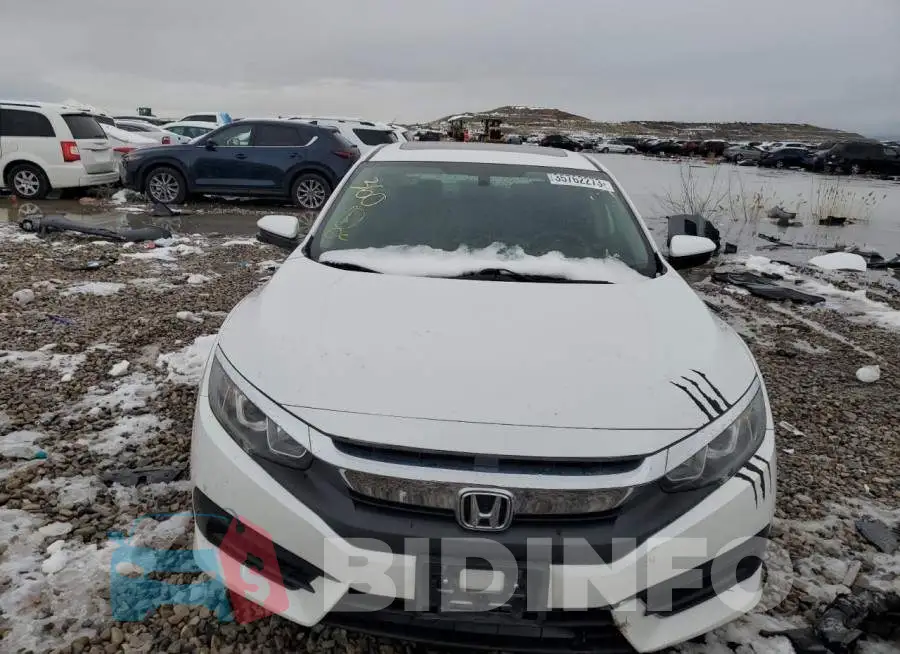 19XFC2F77JE207561 Photo# 5