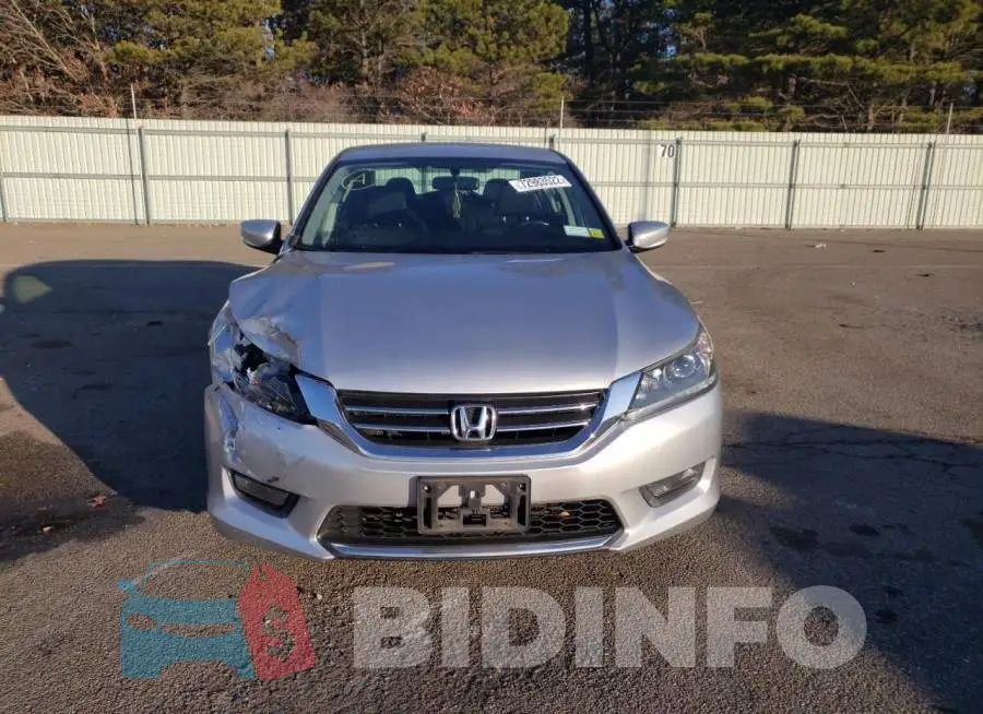 1HGCR2F50FA171515 Photo# 5