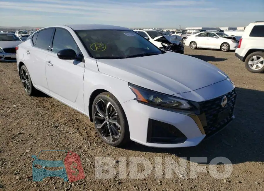 1N4BL4CV5PN302868 Photo# 1