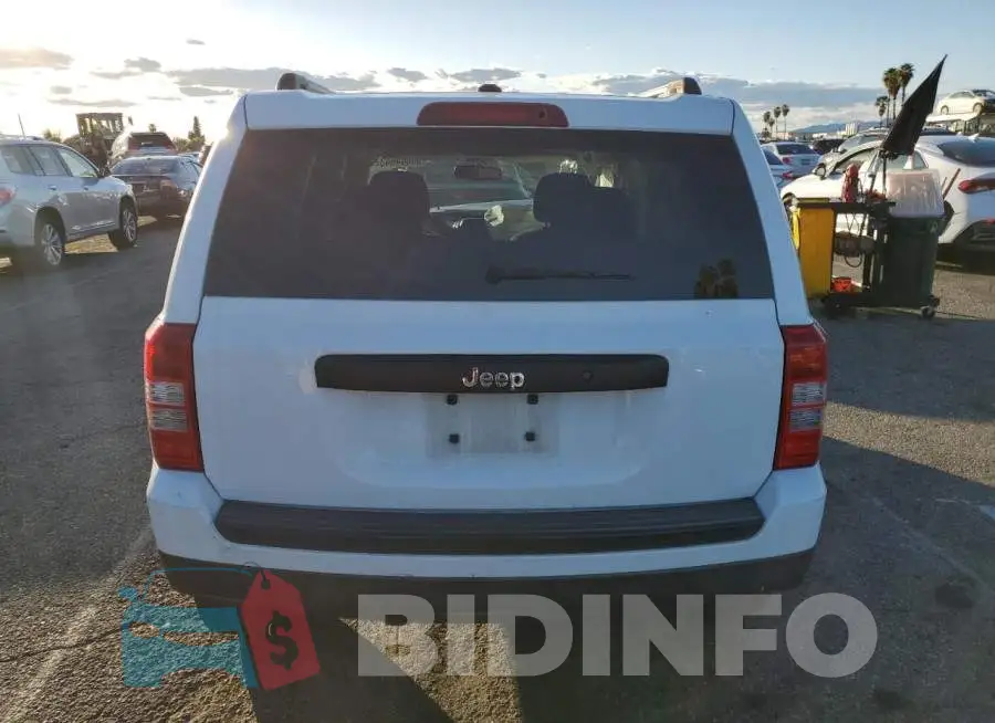 1C4NJPBA8ED553027 Photo# 6