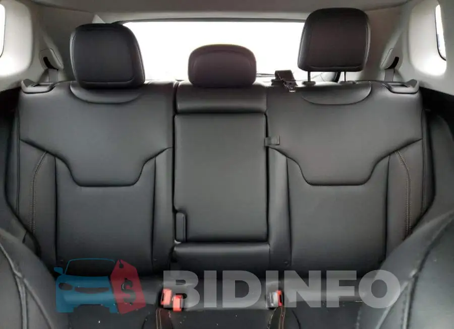 3C4NJDCB8LT212031 Photo# 10