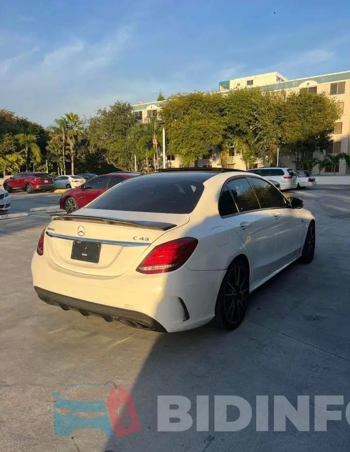 55SWF6EB0HU185782 Photo# 4