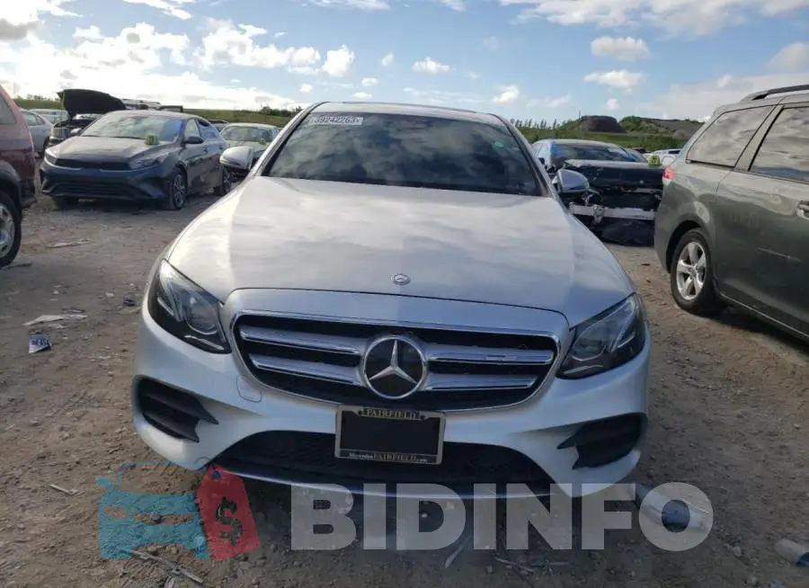 WDDZF4JB1HA186463 Photo# 5
