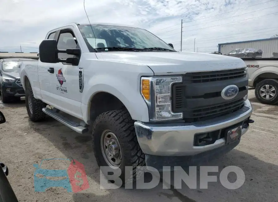 1FT7X2B66HED76207 Photo# 1