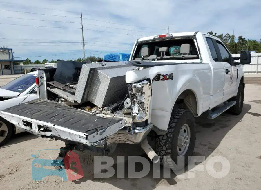 1FT7X2B66HED76207 Photo# 4
