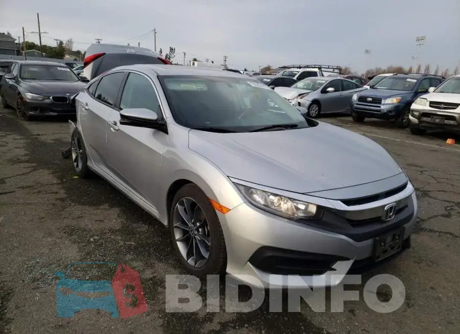 19XFC2F70JE205778 Photo# 4
