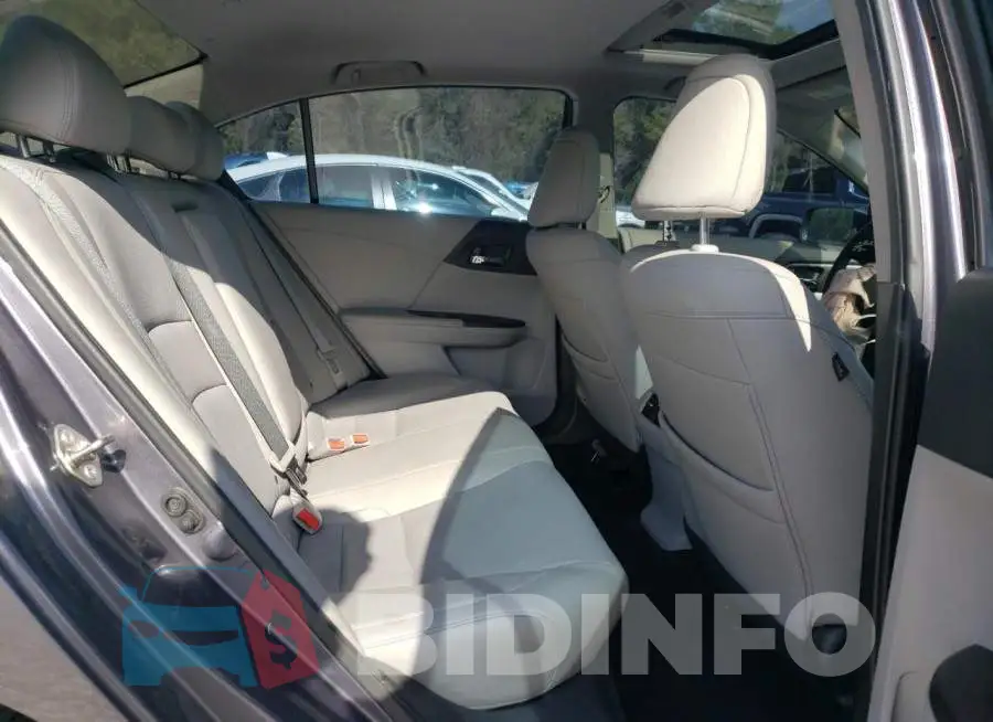 1HGCR2F80FA224997 Photo# 10