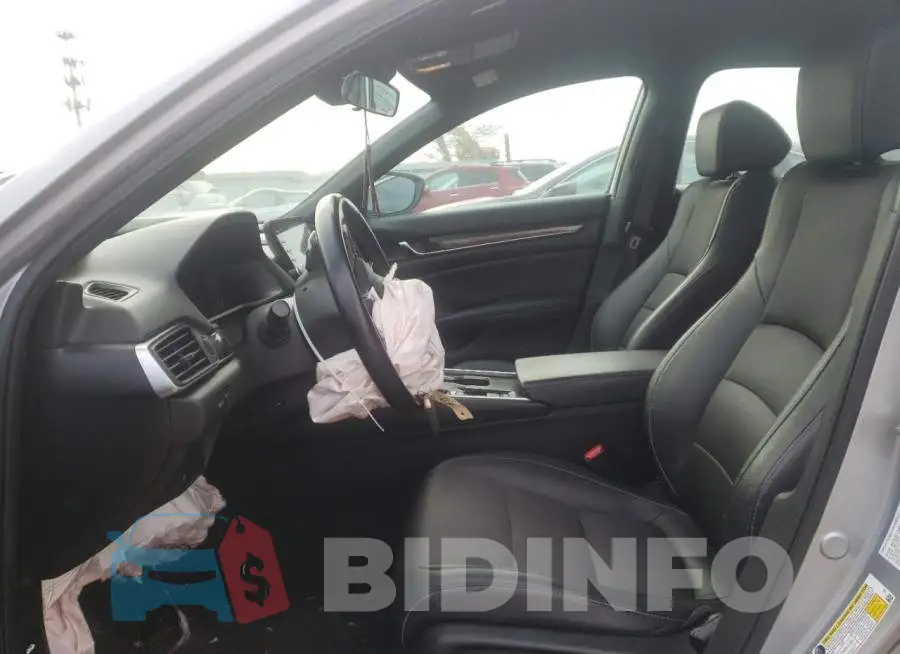 1HGCV1F34KA135647 Photo# 7