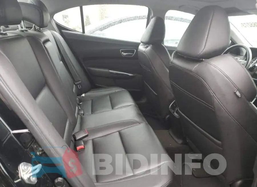 19UUB2F37JA004875 Photo# 10
