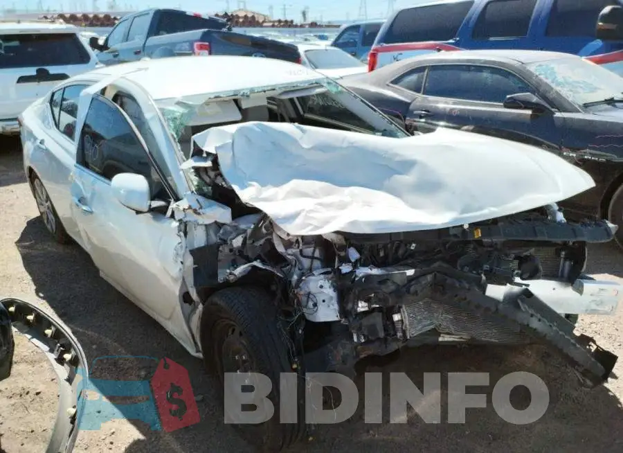 1N4BL4BV7KC180942 Photo# 1
