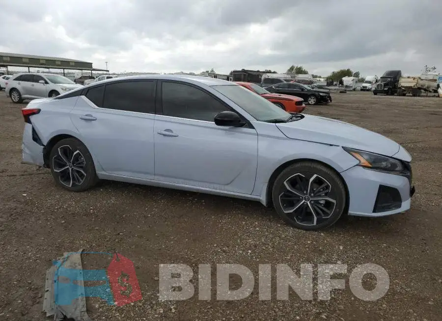 1N4BL4CV7PN325343 Photo# 4