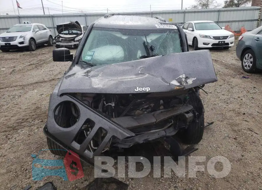 1C4NJPFB5ED905855 Photo# 5