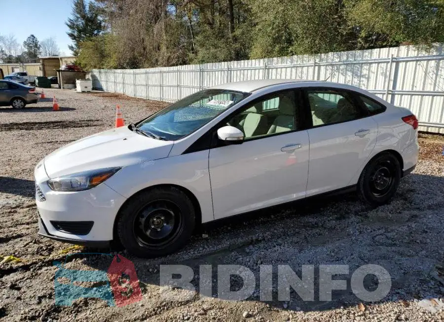 1FADP3F22GL355077 Photo# 1