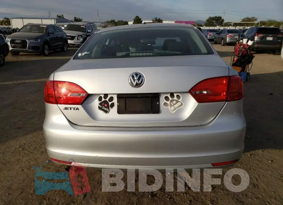 3VW2K7AJ5EM253092 Photo# 6