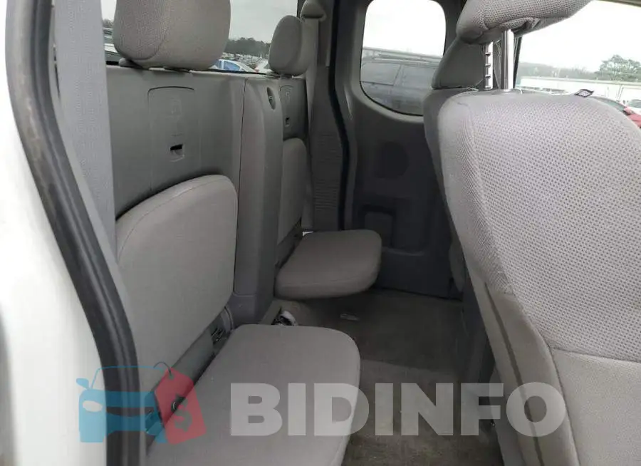 1N6BD0CT8HN762135 Photo# 10