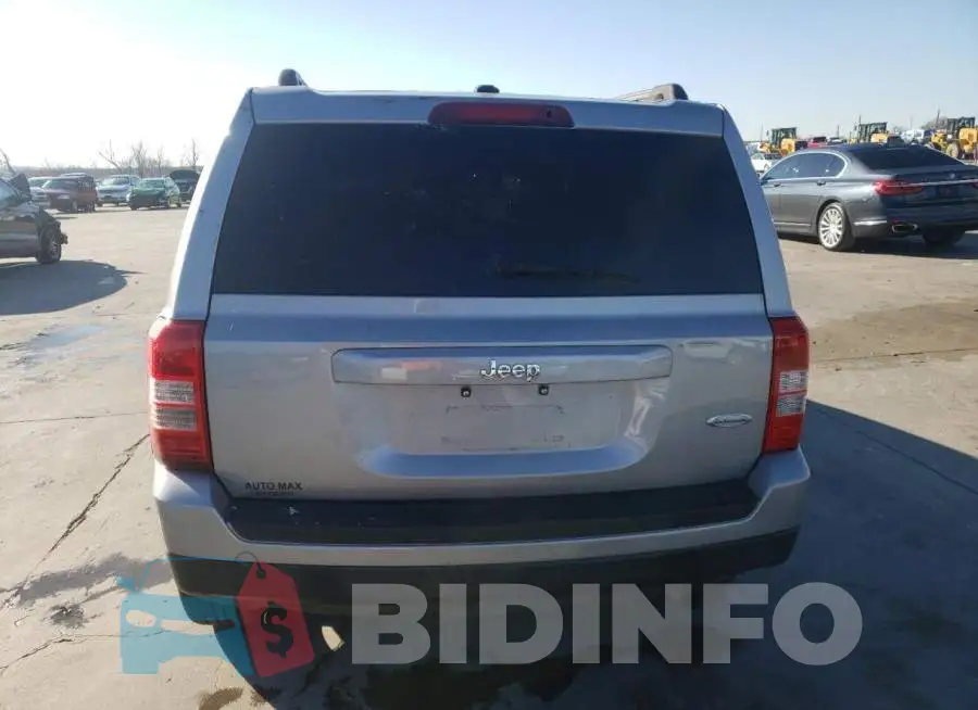 1C4NJPFB9ED819190 Photo# 6