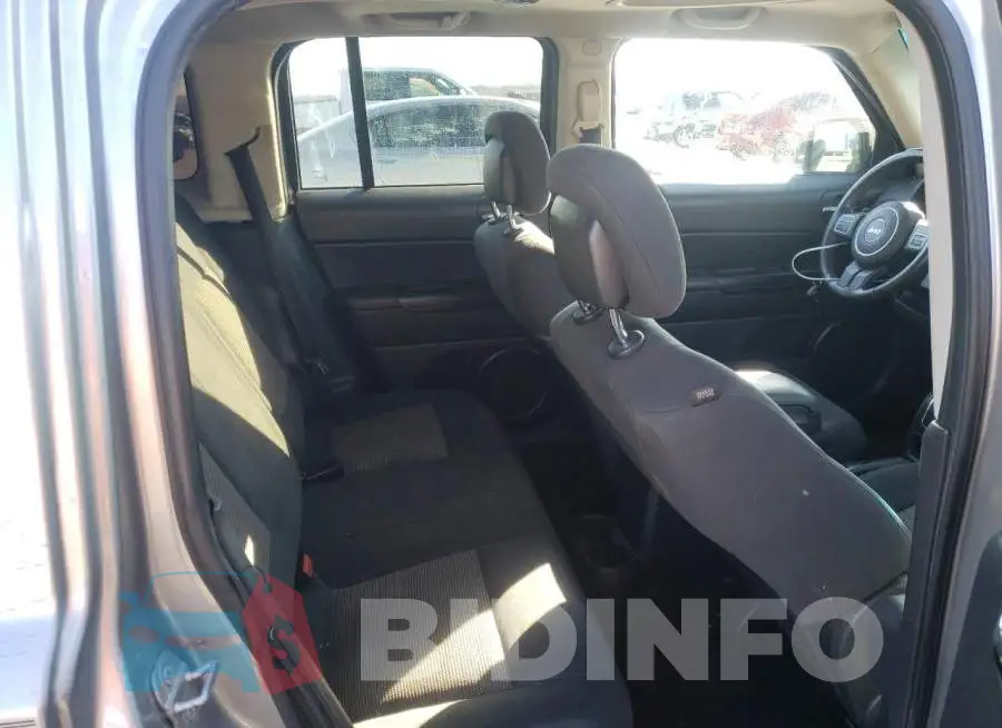 1C4NJPFB9ED819190 Photo# 11