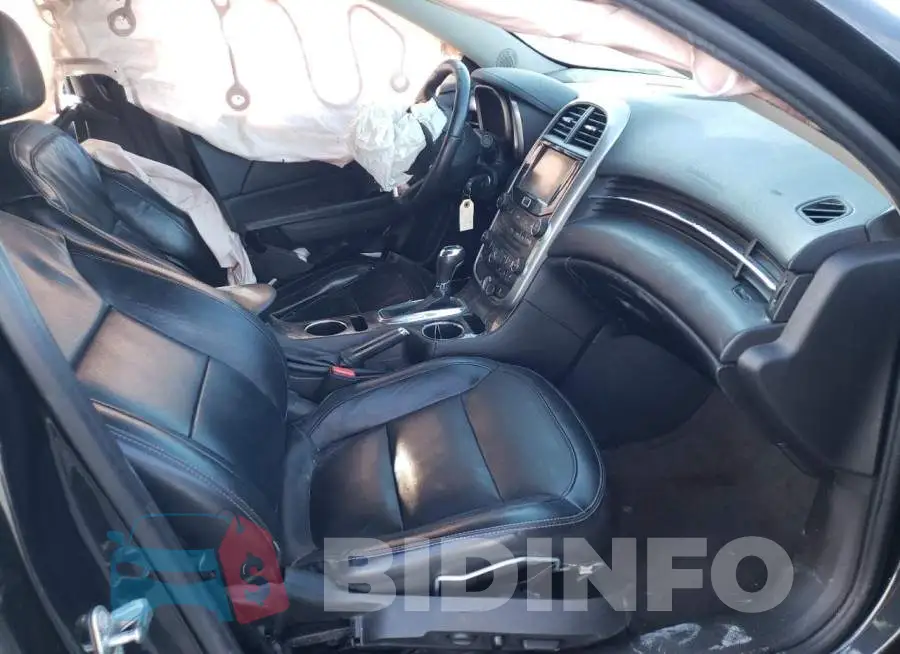 1G11F5SLXFF209946 Photo# 7