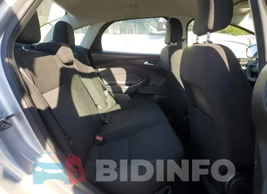 1FADP3F2XJL218427 Photo# 10