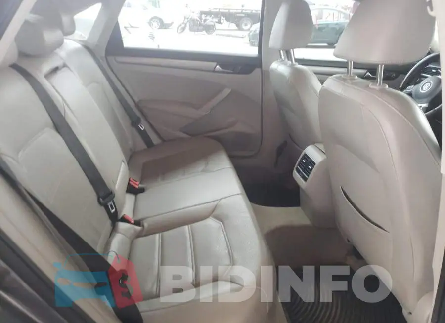 1VWBS7A3XFC016201 Photo# 6