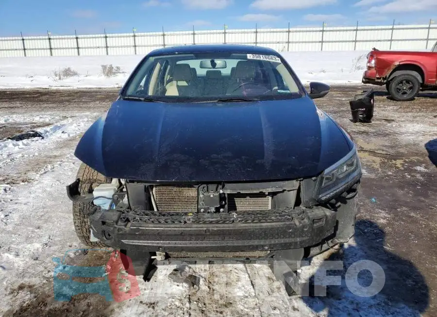 1VWBT7A39HC013810 Photo# 5