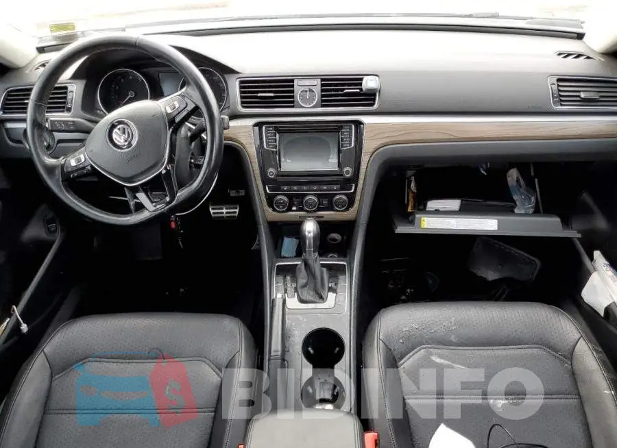 1VWDT7A35HC081465 Photo# 8