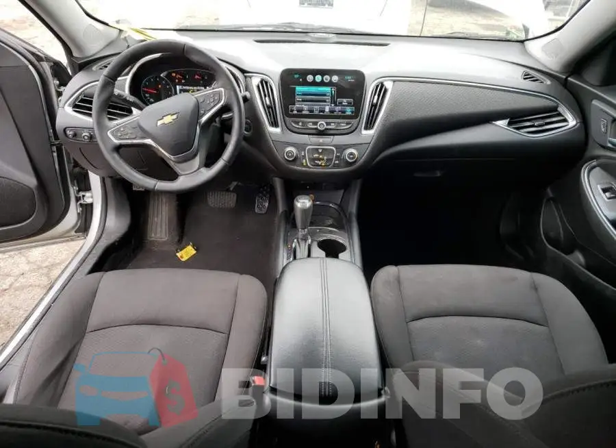 1G1ZD5ST7JF135211 Photo# 8