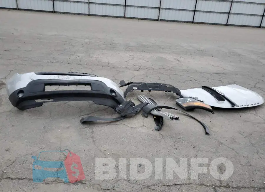 1FM5K8GT3EGB68868 Photo# 13
