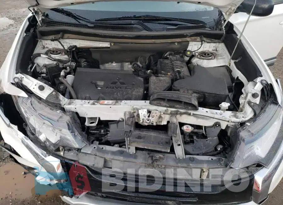 JA4AD2A37JZ064105 Photo# 12
