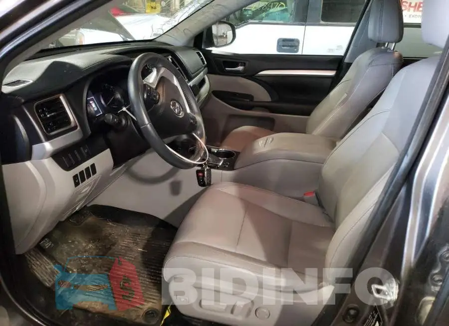 5TDJKRFH2GS294072 Photo# 7