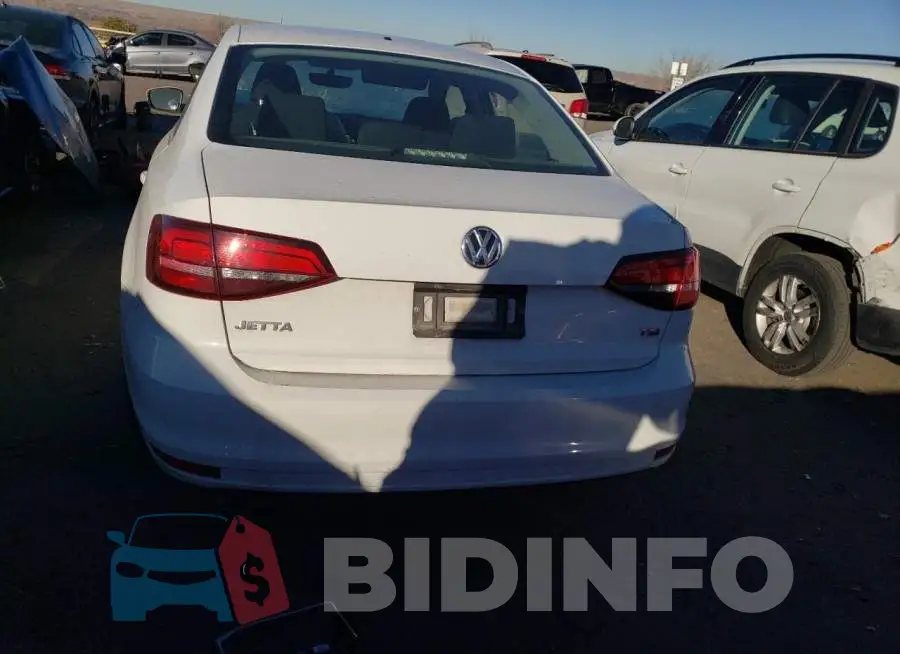 3VW167AJ5HM369476 Photo# 6