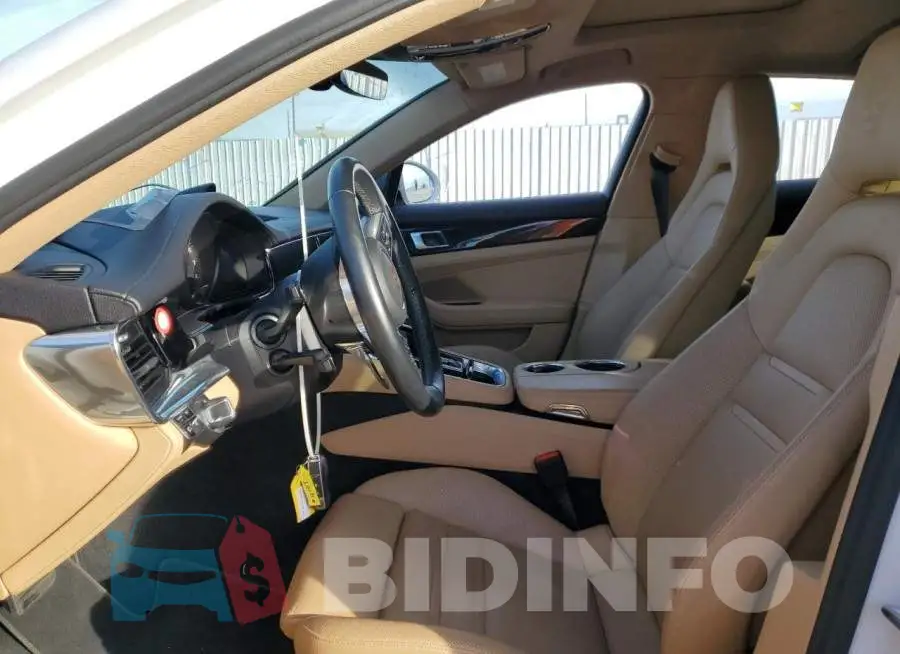 WP0AA2A73HL101715 Photo# 7