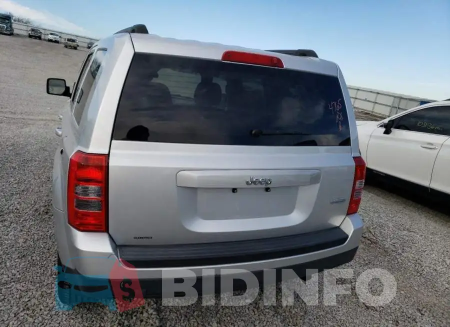 1C4NJPFB7ED570288 Photo# 6