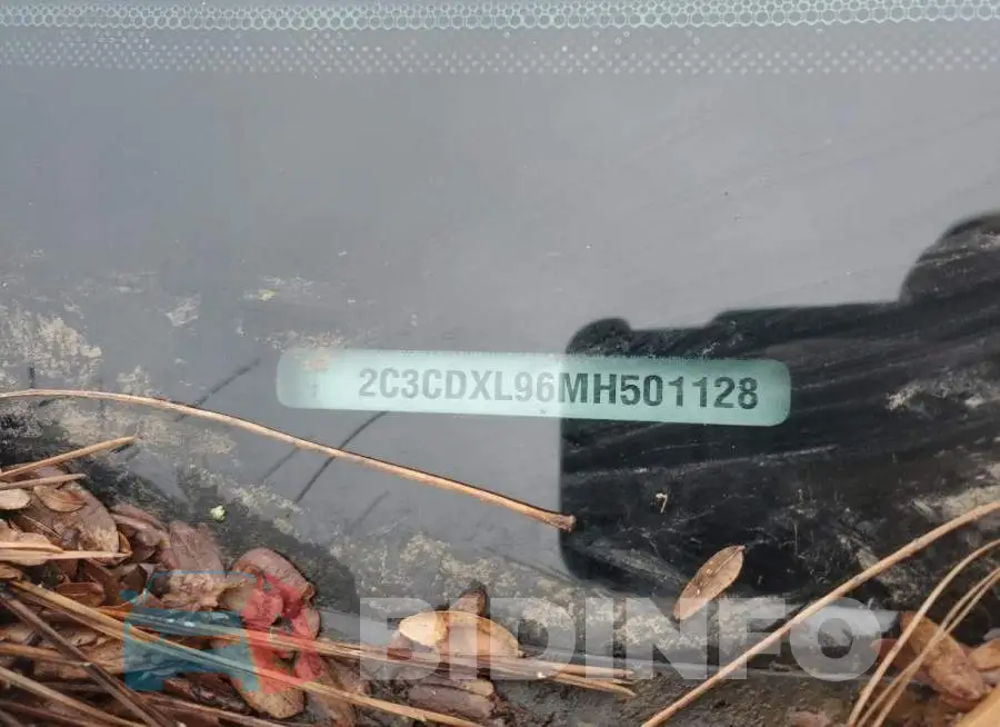 2C3CDXL96MH501128 Photo# 12
