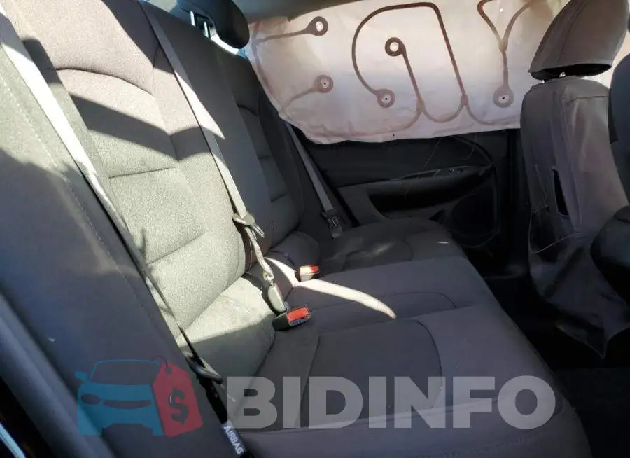 1G1ZB5ST6NF190244 Photo# 6