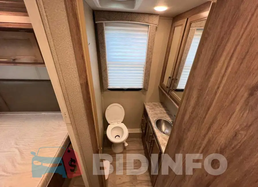 1FDXE4FS9KDC13794 Photo# 9