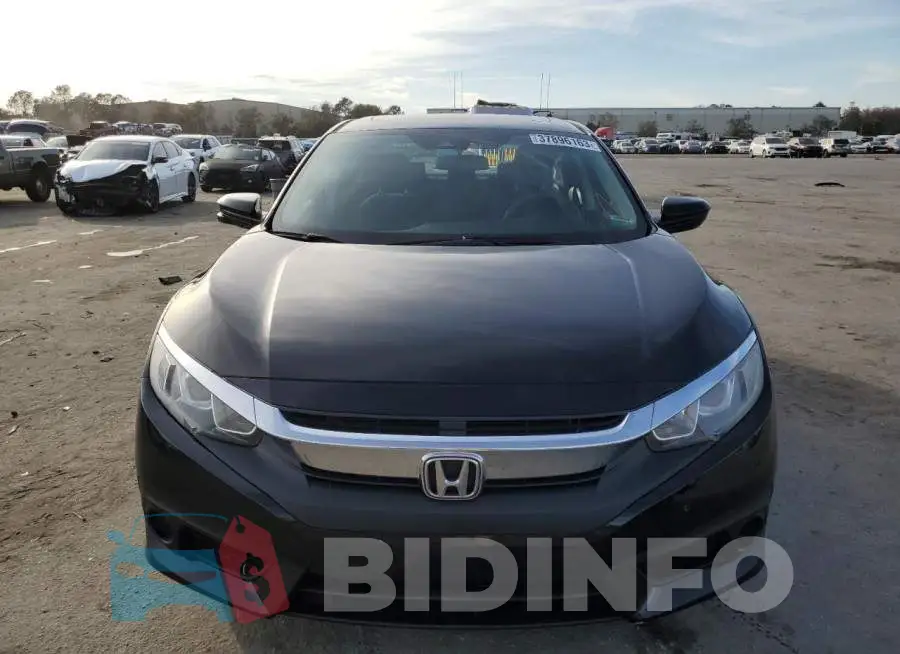 19XFC2F88HE047273 Photo# 5