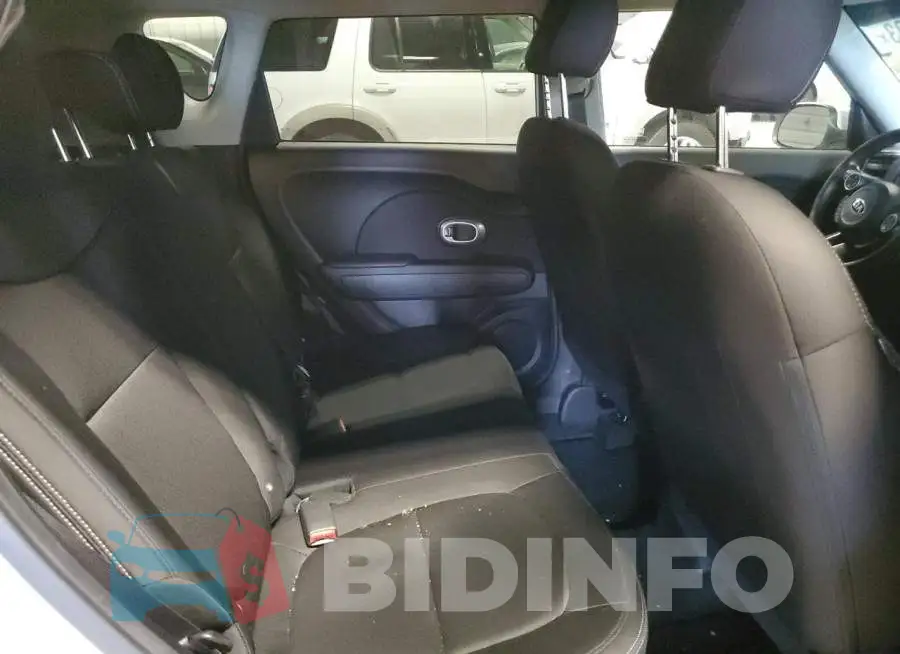 KNDJN2A23G7839384 Photo# 10