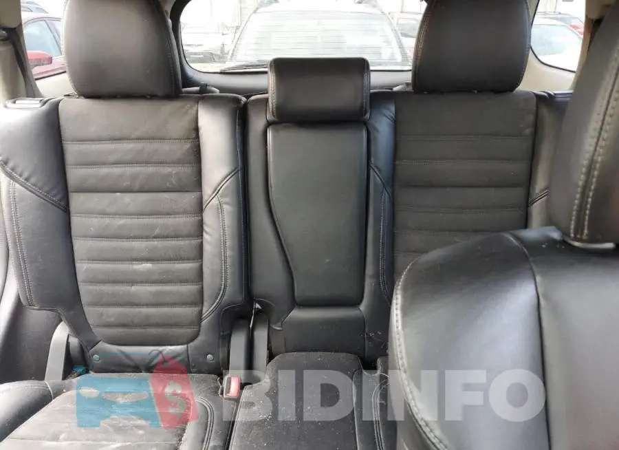 JA4AD3A35LZ010892 Photo# 10